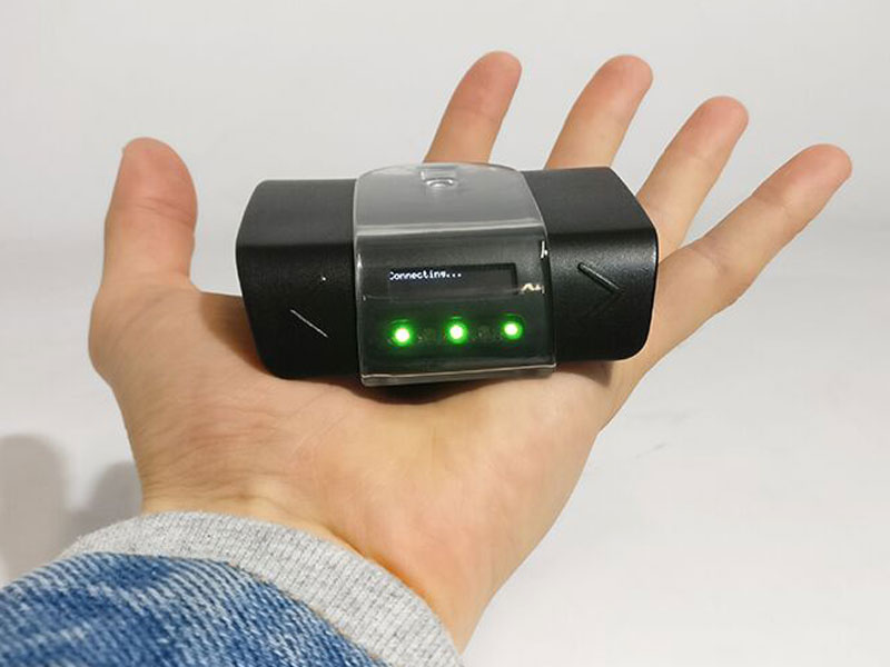 L'unité de contrôle EasyGo établit une connexion sans fil avec le Yomper via Bluetooth