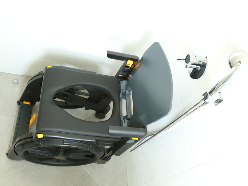 De wendbare en waterbestendige WheelAble maakt elke nauwe en natte ruimte weer bereikbaar