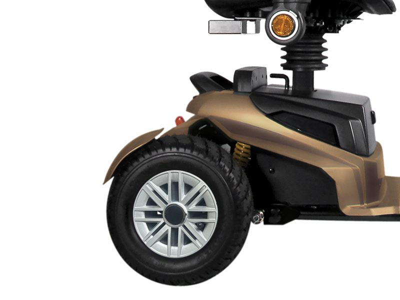 Krachtige motor, uitstekende vering op achteras en grote wielen met comfortabele luchtbanden